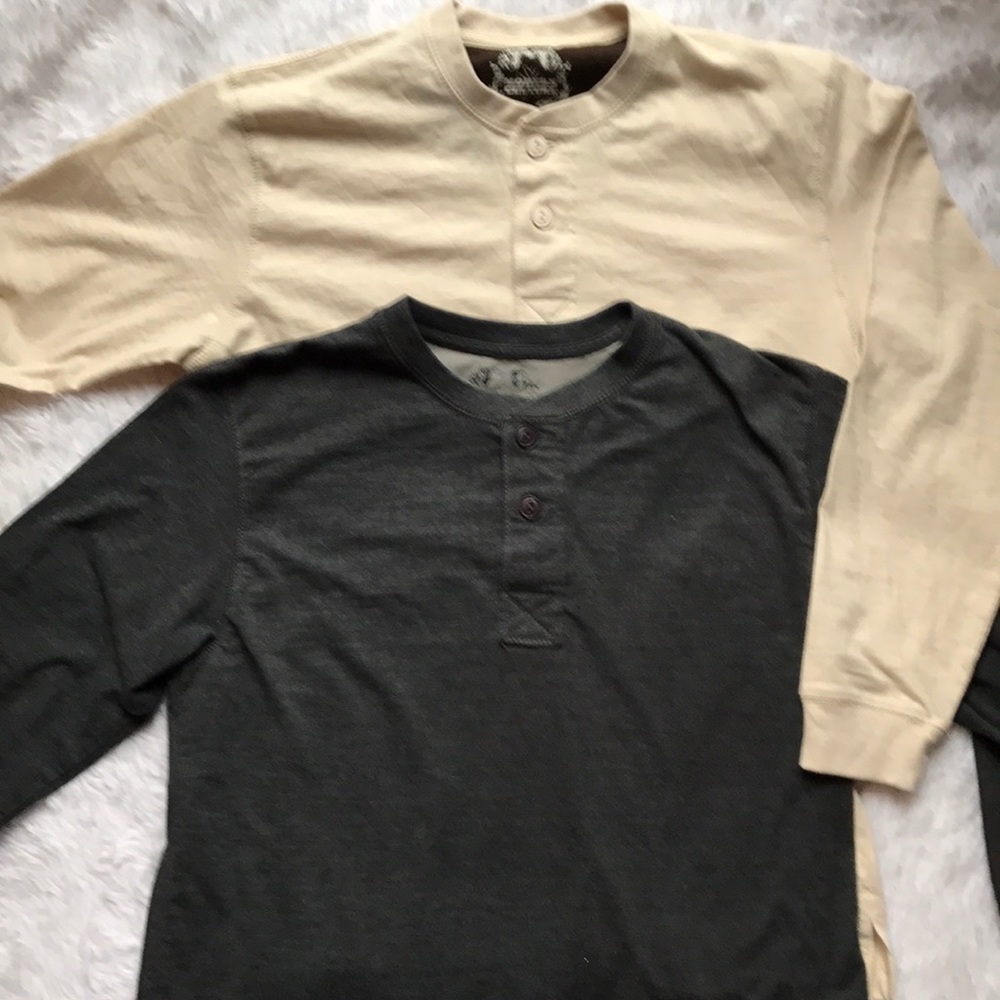 2 boys long sleeve tee shirts size large